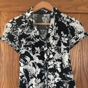 Express Design Studio, short sleeve button up blouse, size XS